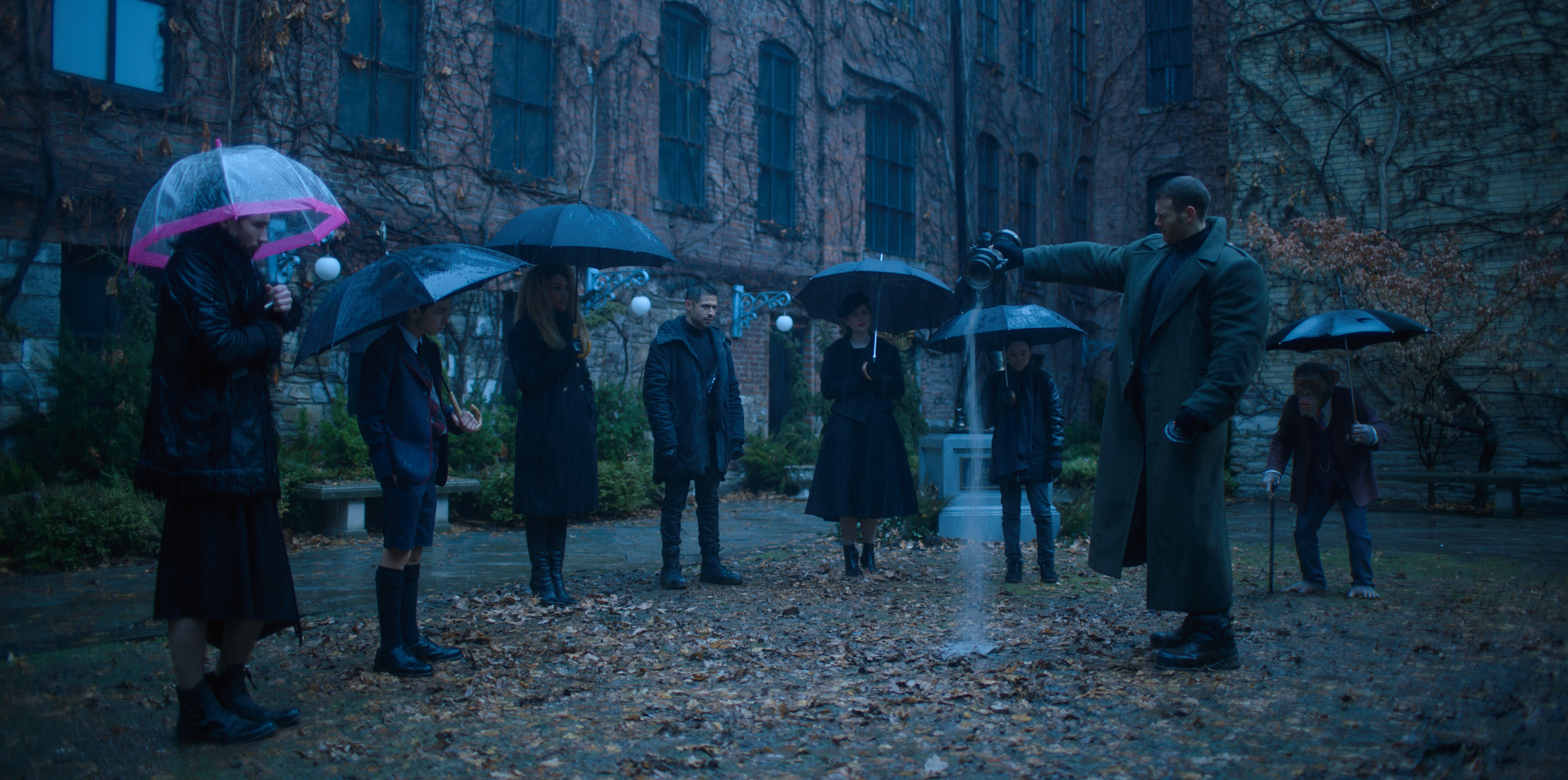 Netflix Sets a Date For The Umbrella Academy, Debuts First Pictures