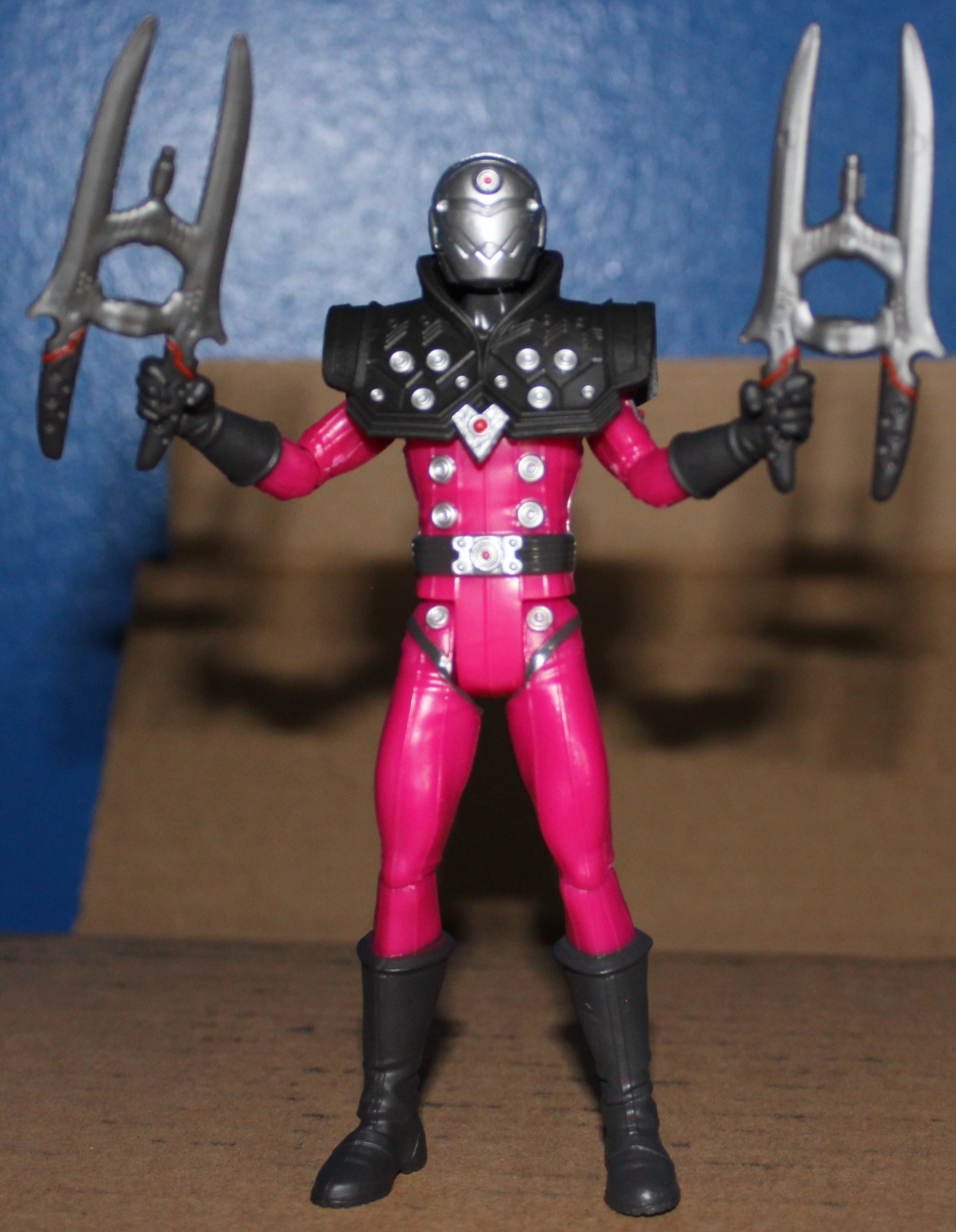 Review: Hasbro's First Bargain Power Ranger Figures