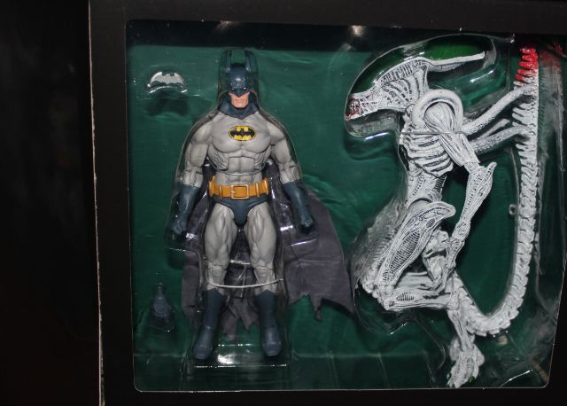Review: NECA Exclusive Batman vs. Joker Alien Figure Set
