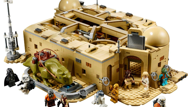 LEGO Presents the Largest Star Wars Mos Eisley Cantina Set Ever