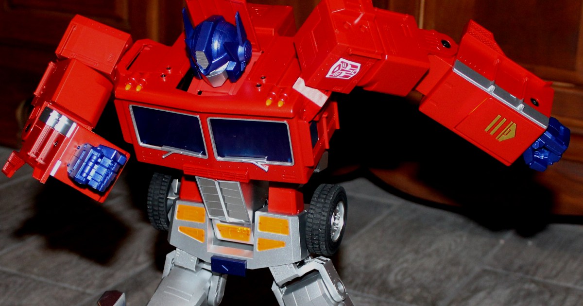 Toy Review: Robosen Elite Optimus Prime - Comic Book Movies and