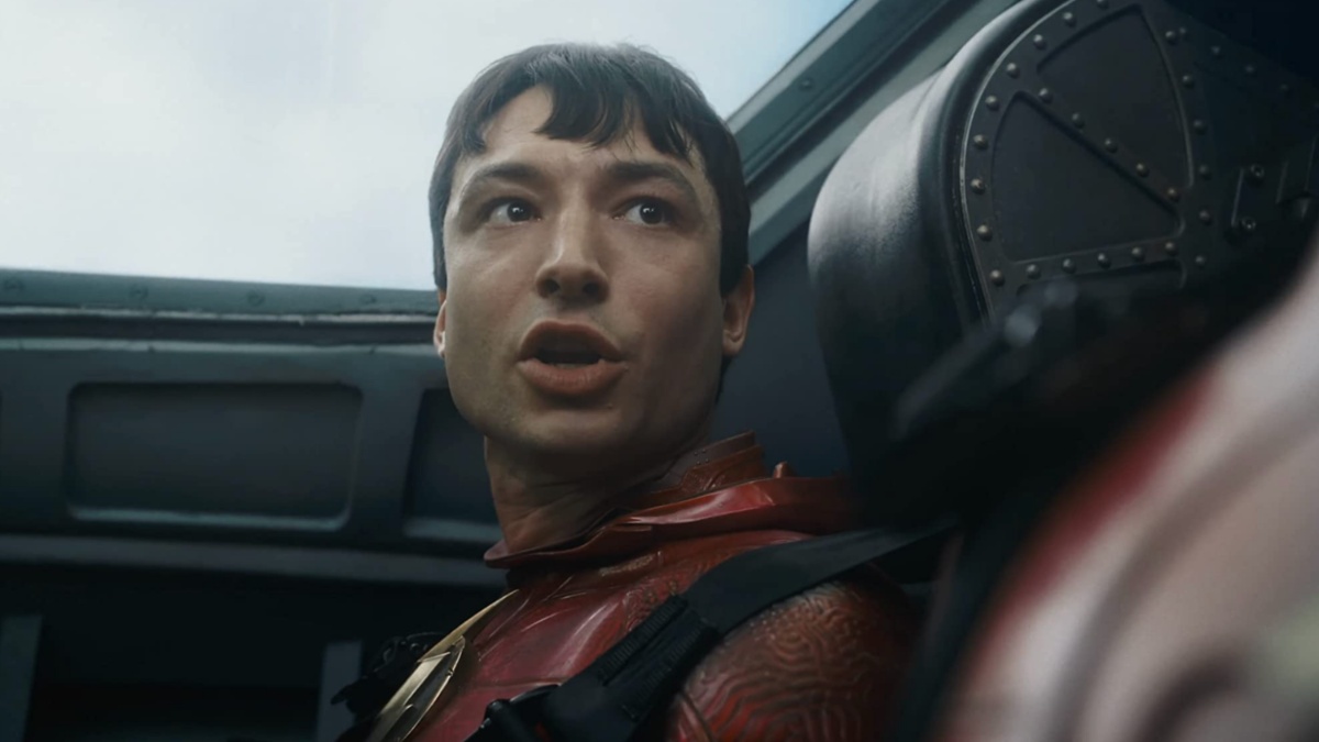 The Flash Premiere Ezra Miller Thanks James Gunn, Zack Snyder
