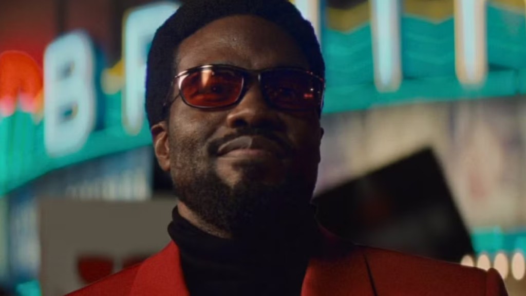 Wonder Man: Watch Yahya Abdul-Mateen II Do Interview as Simon Williams