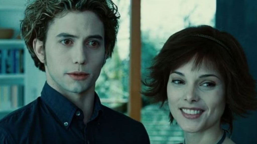 This Twilight Star Wants a Prequel Movie for His Vampire Character