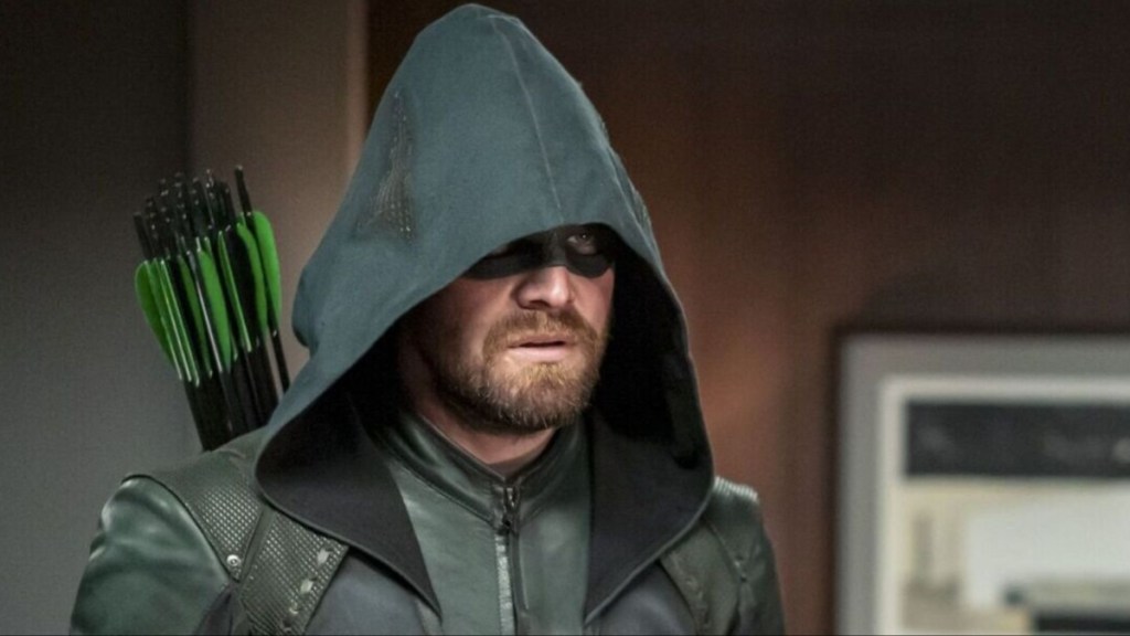 Stephen Amell Responds to Returning as Green Arrow in DCU