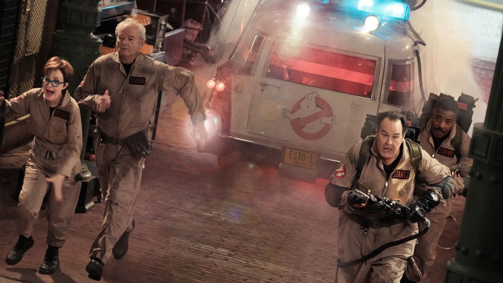 Ghostbusters: Dan Aykroyd Reveals Hit 1995 Movie Is Canon to Franchise