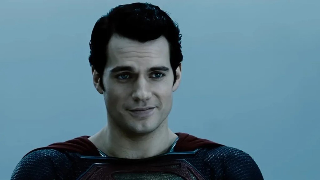 Henry Cavill's Glorious Superman Photos in Christopher Reeve's Suit Revealed