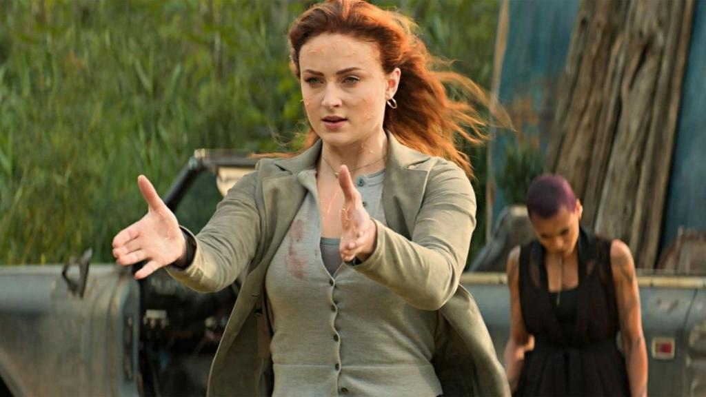 X-Men's Sophie Turner Credits Special Piece of Jewelry for Jean Grey Role