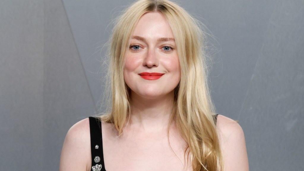 Dakota Fanning’s Marvel Role Rumor Gets Good & Bad News