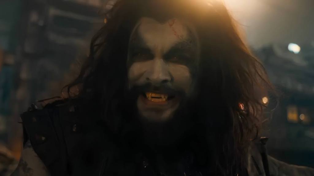 Supergirl clips Superman Lobo