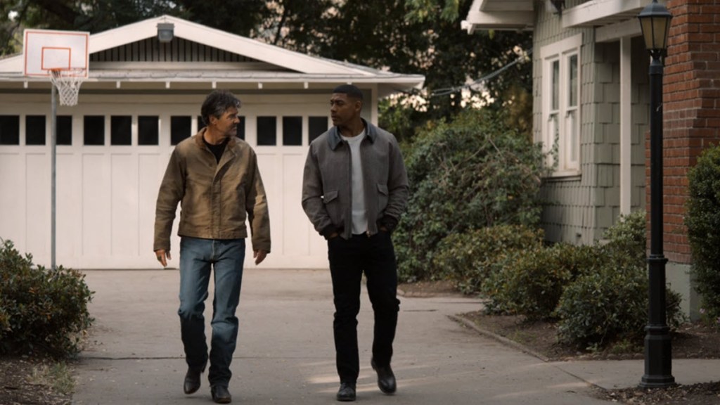 Hal Jordan and John Stewart meet for the first time in Lanterns Episode 3 OutKast