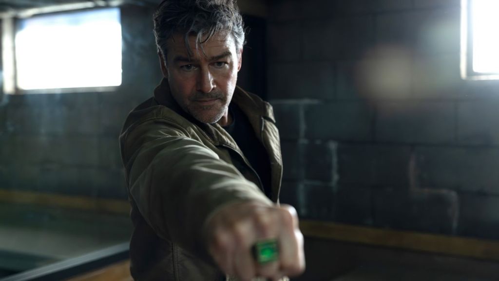 Lanterns Offers Best Look Yet at Hal Jordan’s Green Lantern Costume in New DCU TV Show Video