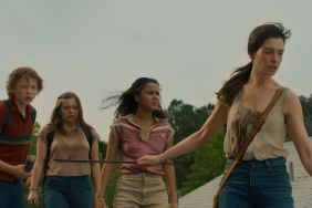 The End of Oak Street’s Rotten Tomatoes Score Is Higher Than Every Jurassic World Movie