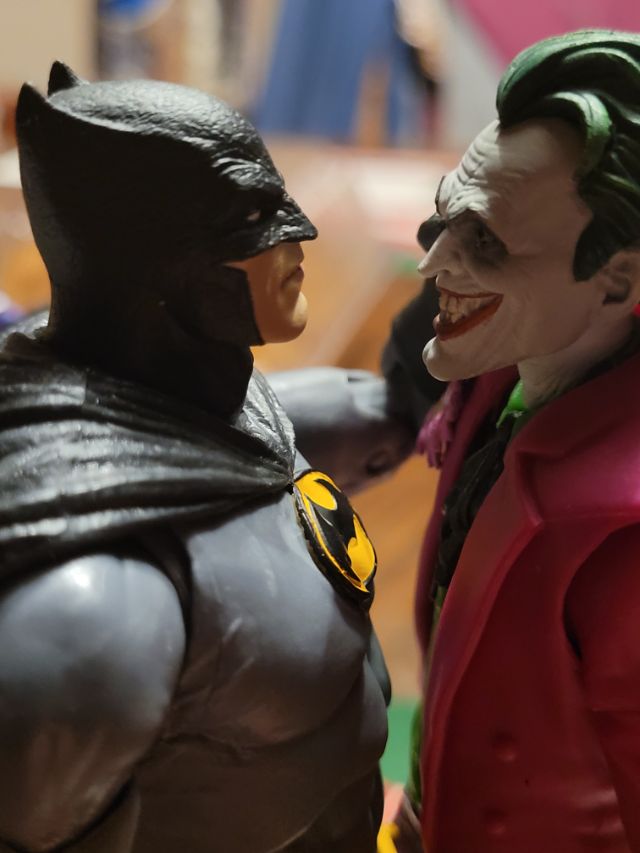 Batman: Three Jokers figures and more #9
