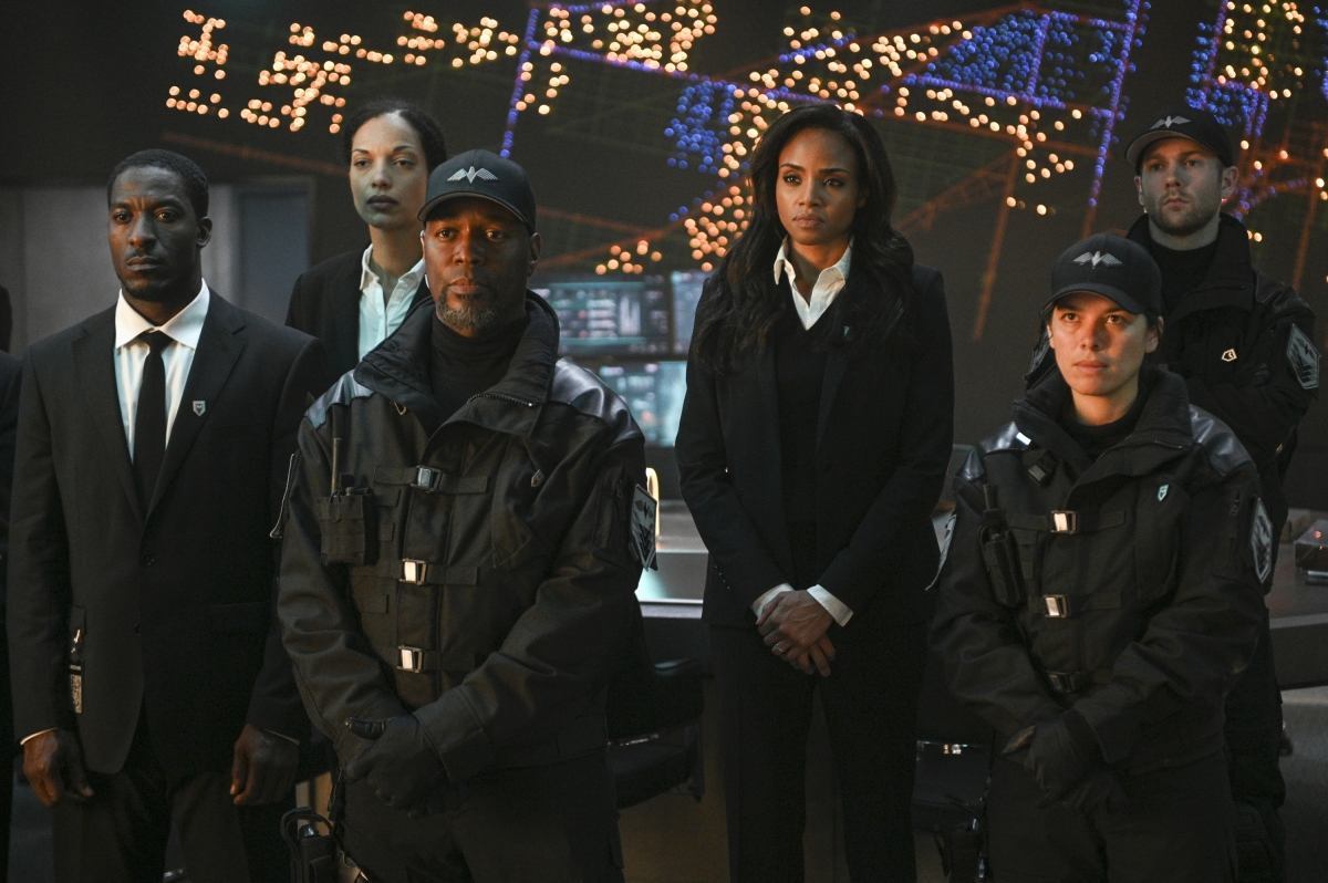 Batwoman --"The Rabbit Hole" -- Image Number: BWN102c_0733.jpg -- Pictured (center): Meagan Tandy as Sophie Moore -- Photo: Sergei Bachlakov/The CW -- Â© 2019 The CW Network, LLC. All Rights Reserved.