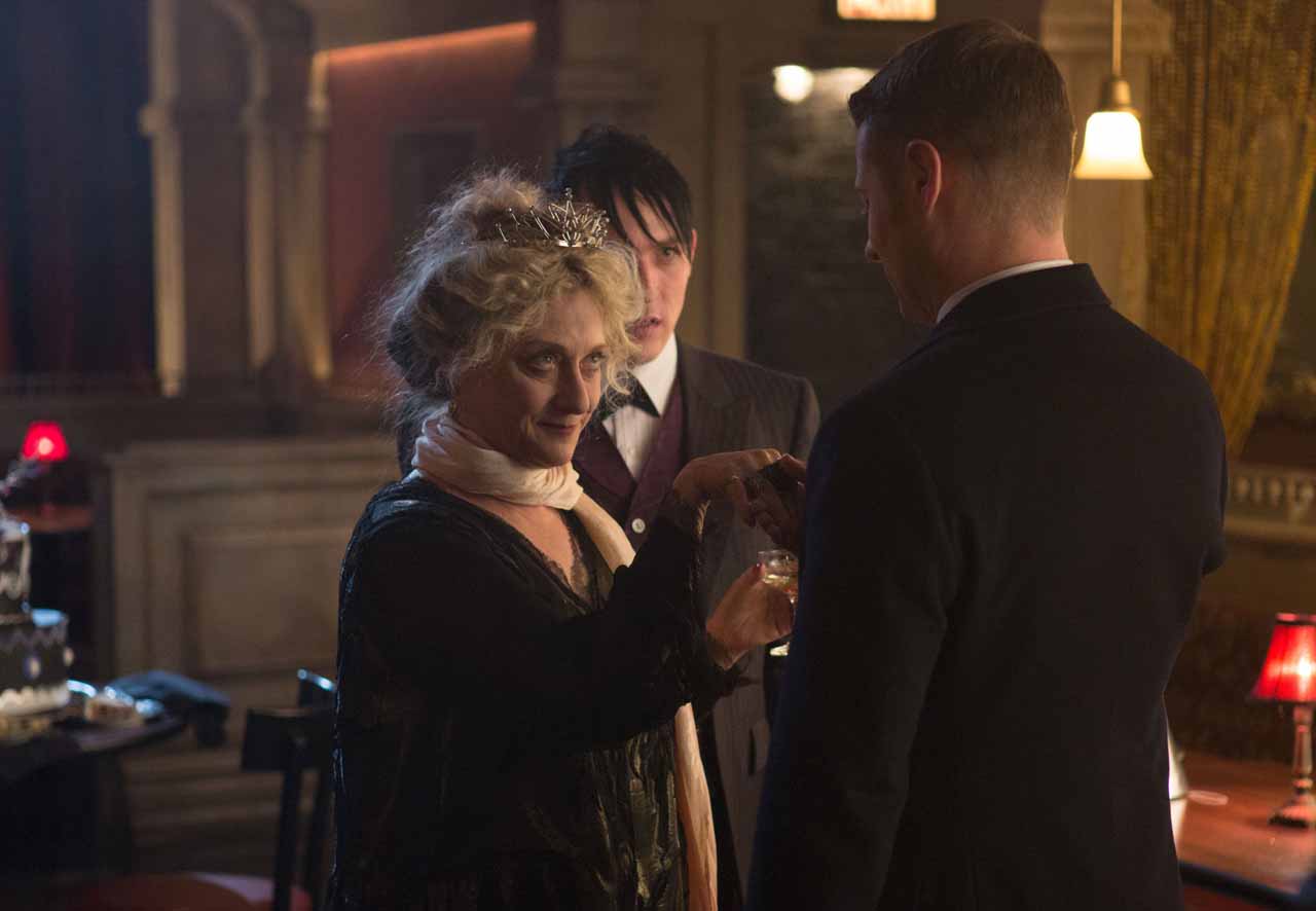 GOTHAM: Oswald Cobblepot (Robin Lord Taylor, C) introduces Detective James Gordon (Ben McKenzie, R) to his mother Gertrud (guest star Carol Kane, L) in the "Welcome Back, Jim Gordon" episode of GOTHAM airing Monday, Jan. 26 (8:00-9:00 PM ET/PT) on FOX. Â©2015 Fox Broadcasting Co. Cr: Jessica Miglio/FOX