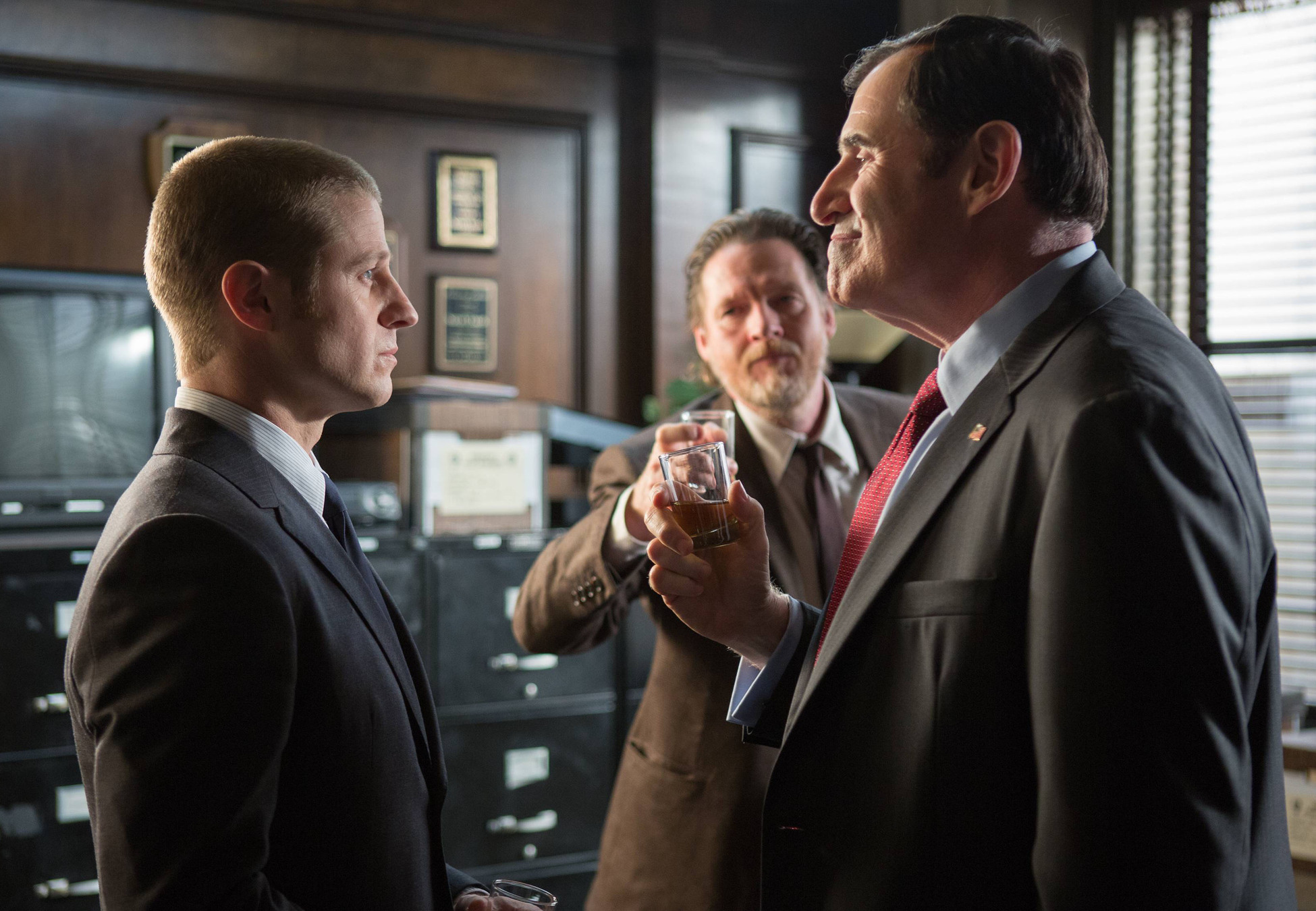 GOTHAM: Detectives Gordon (Ben McKenzie, L) and Bullock (Donal Logue, C) are commended by the Mayor (guest star Richard Kind, R) in the "Selina Kyle" episode of GOTHAM airing Monday, Sept. 29 (8:00-9:00 PM ET/PT) on FOX. Â©2014 Fox Broadcasting Co. Cr: Jessica Miglio/FOX