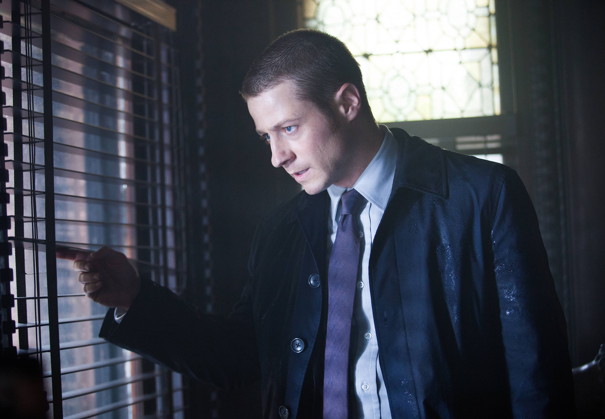 GOTHAM: Detective James Gordon (Ben McKenzie) looks out for a criminal targeting the Mayor's life in the "Arkham" episode of GOTHAM airing Monday, Oct. 13 (8:00-9:00 PM ET/PT) on FOX. Â©2014 Fox Broadcasting Co. Cr: Jessica Miglio/FOX
