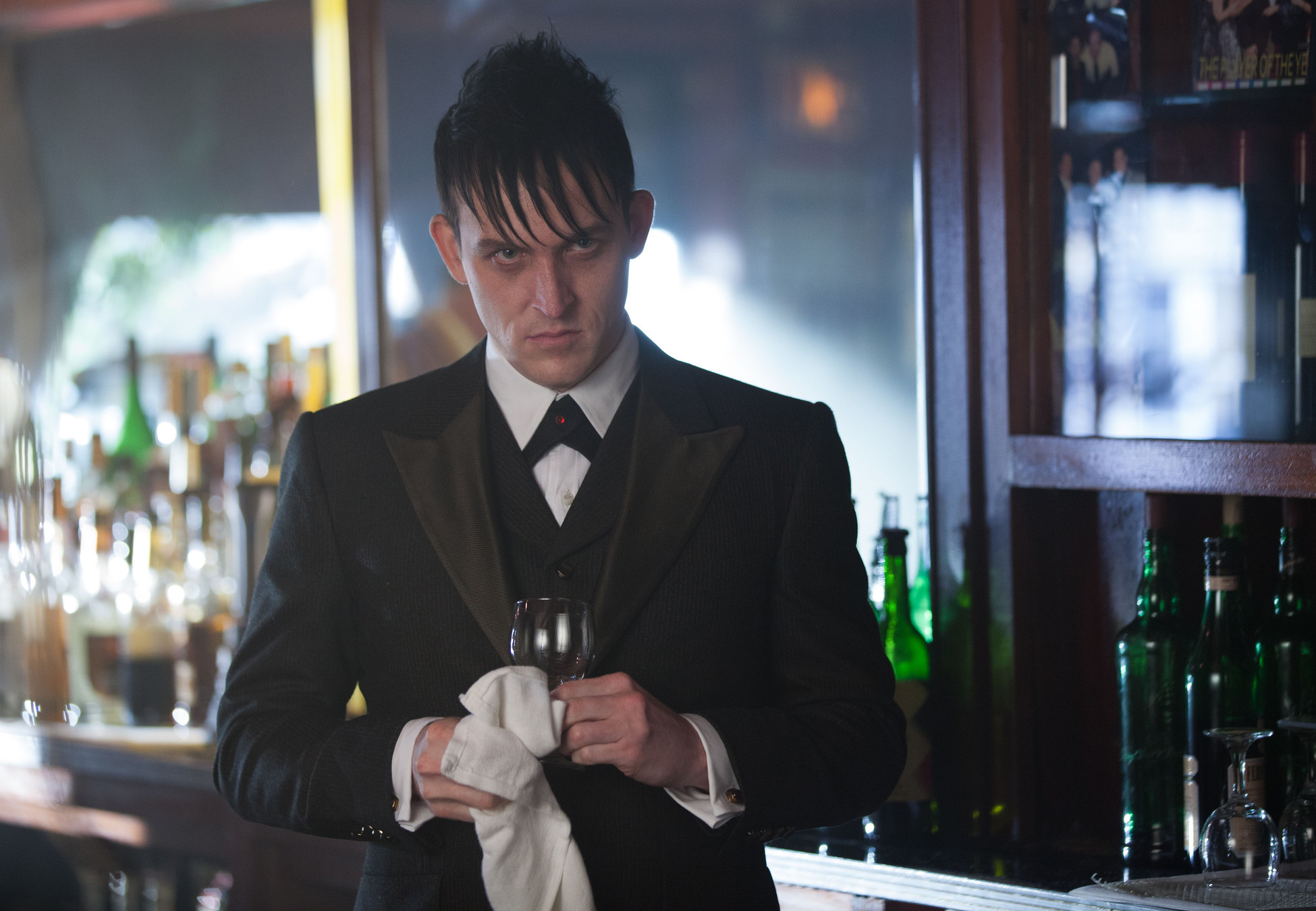 GOTHAM: Oswald Cobblepot (Robin Lord Taylor) observes Maroni's business dealings in the "Viper" episode of GOTHAM airing Monday, Oct. 20 (8:00-9:00 PM ET/PT) on FOX. Â©2014 Fox Broadcasting Co. Cr: Jessica Miglio/FOX