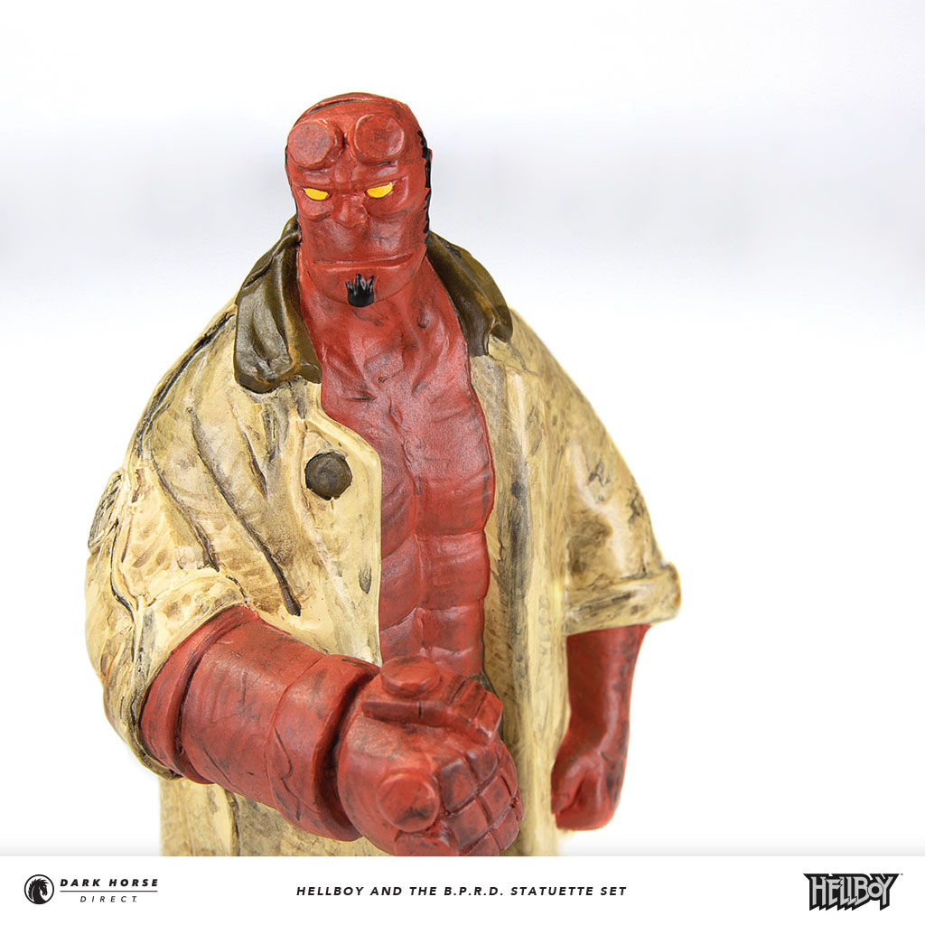 Hellboy Statuette 2