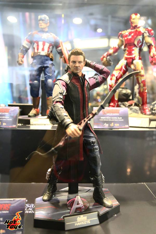 Hot Toys Avengers: Age of Ultron Hawkeye