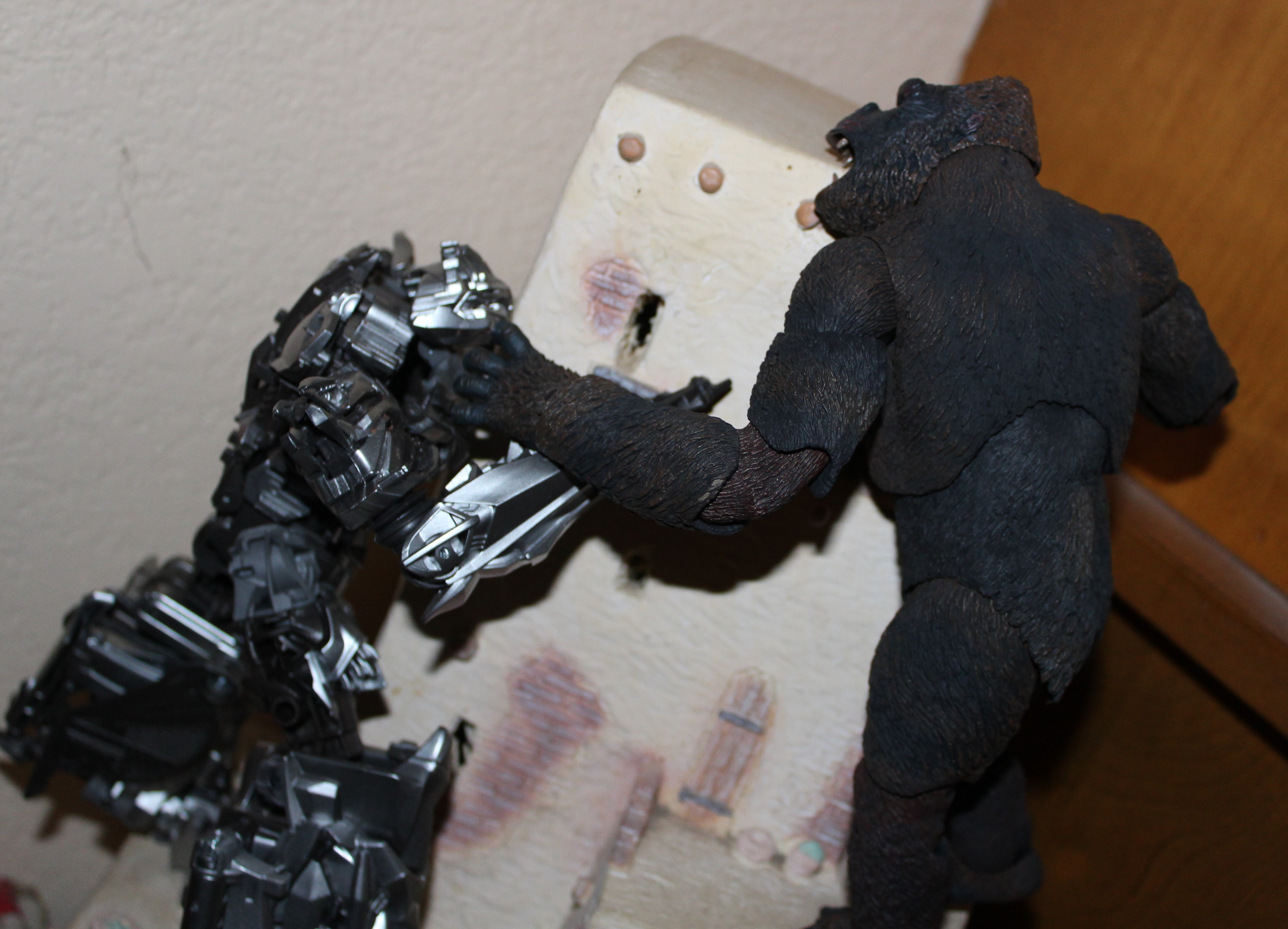 Kong versus Bot Megatron