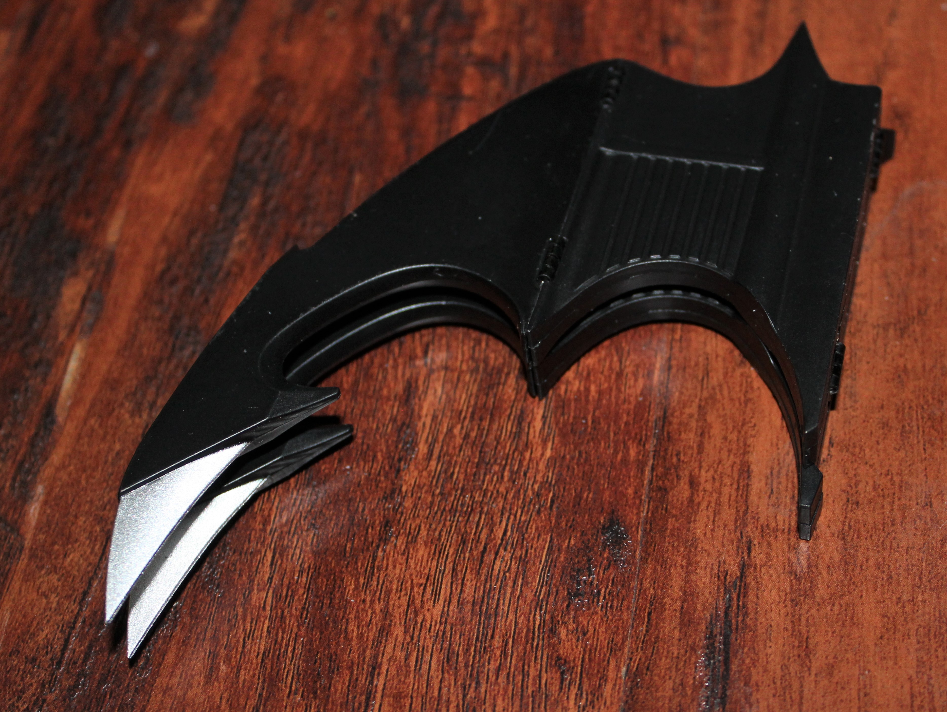 Batarang half-folded