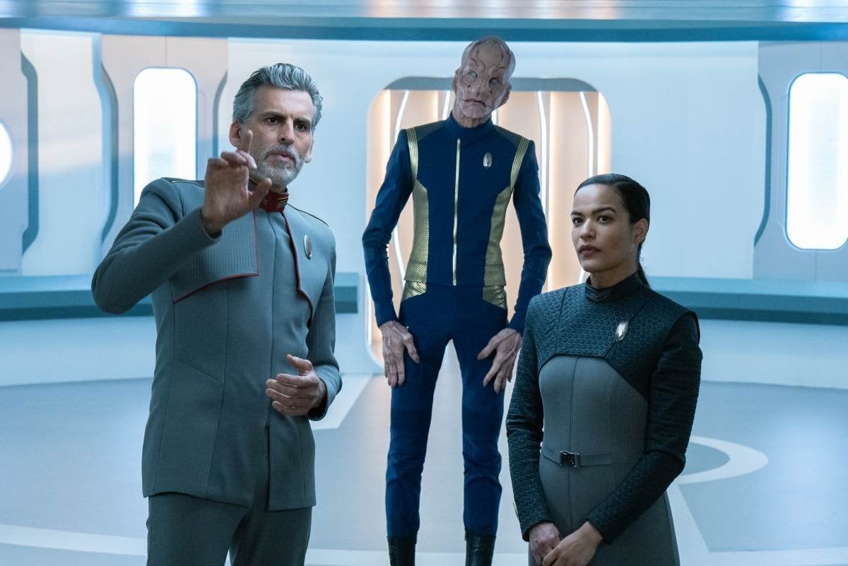 Oded Fehr as Admiral Vance, Doug Jones as Saru and Vanessa Jackson as Lt. Willa