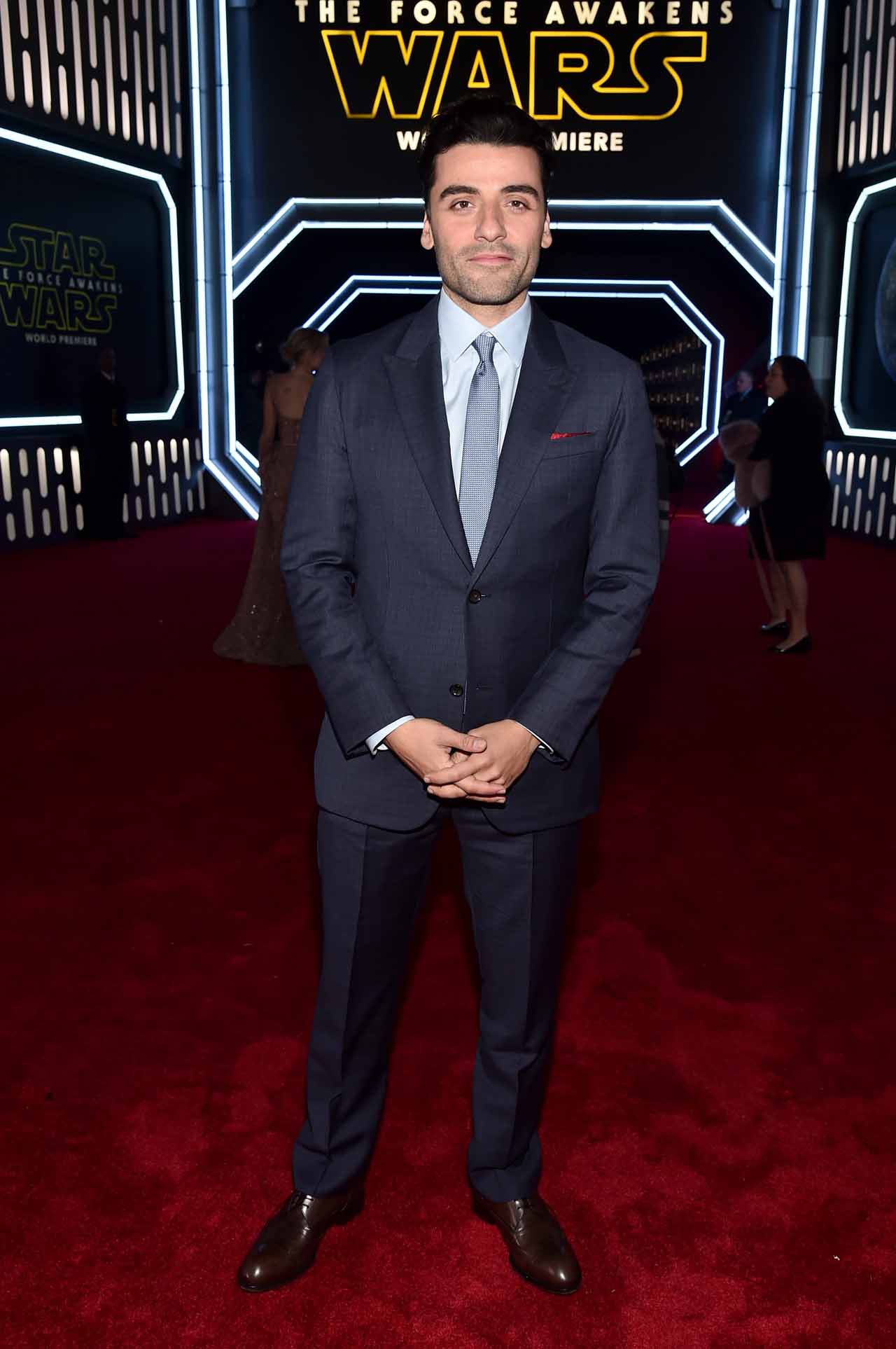 HOLLYWOOD, CA - DECEMBER 14:  Actor Oscar Isaac attends the World Premiere of ?Star Wars: The Force Awakens? at the Dolby, El Capitan, and TCL Theatres on December 14, 2015 in Hollywood, California.  (Photo by Alberto E. Rodriguez/Getty Images for Disney) *** Local Caption *** Oscar Isaac