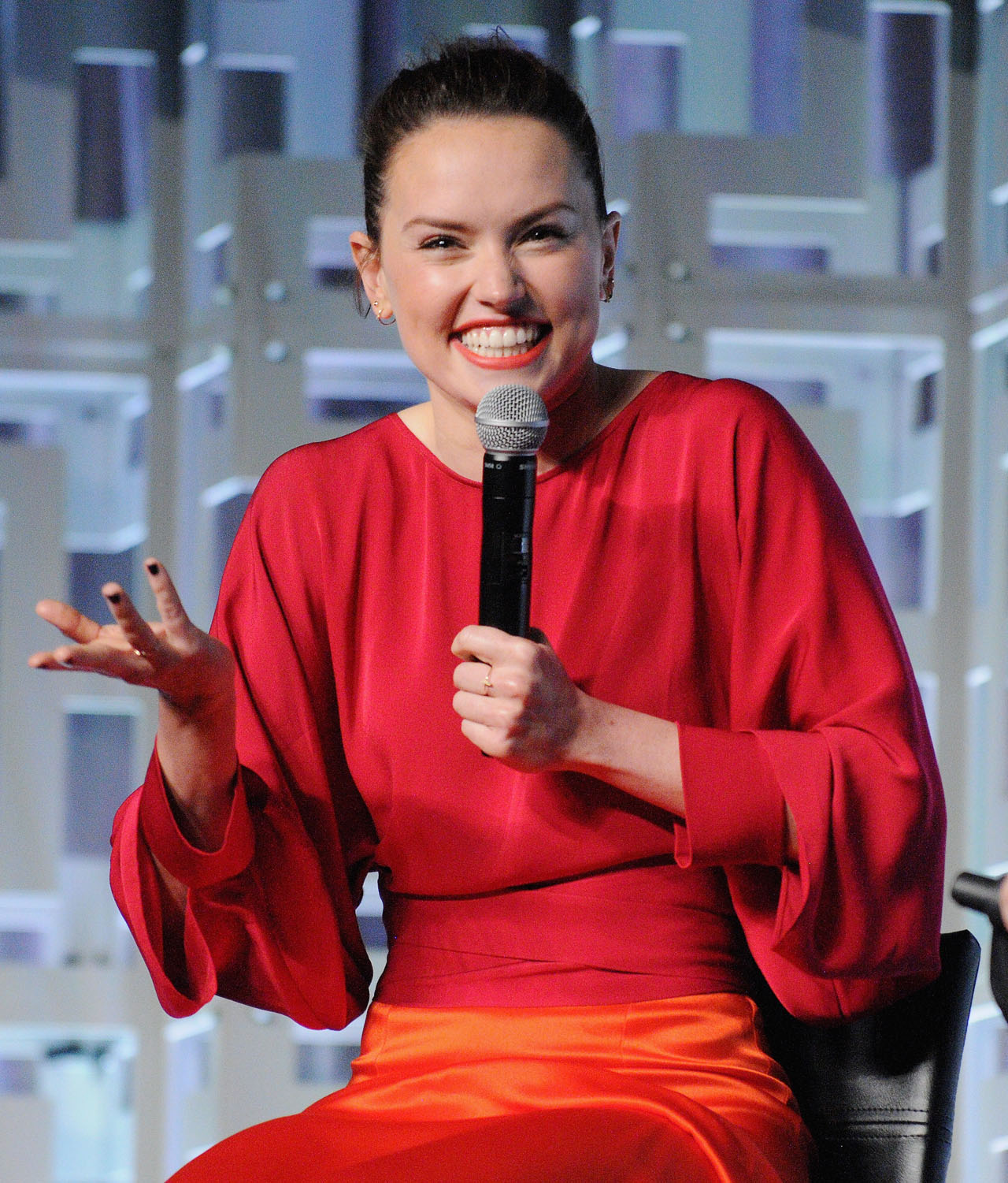 ORLANDO, FL - APRIL 14:  Daisy Ridley attends the STAR WARS: THE LAST JEDI PANEL during the 2017 STAR WARS CELEBRATION at Orange County Convention Center on April 14, 2017 in Orlando, Florida.  (Photo by Gerardo Mora/Getty Images for Disney) *** Local Caption *** Daisy Ridley